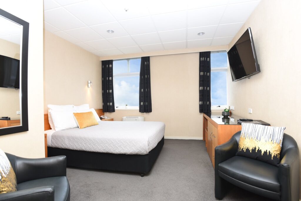 midweek escapes southland